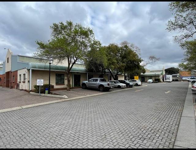 INDUSTRIAL PROPERTY TO RENT IN HENNOPSPARK